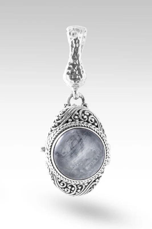 Inner Grace Pendant™ in Eagle Eye